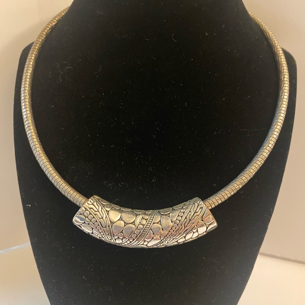 Silver-Tone Sculpted Collar Necklace - Women Jewelry